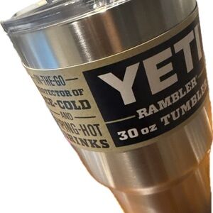 YETI Rambler 30 oz Tumbler - Stainless Steel